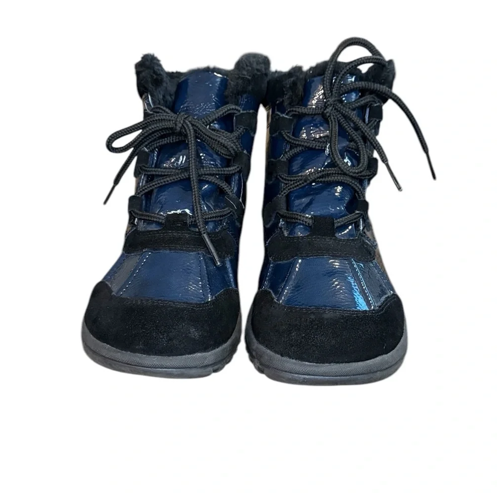 Wanderlust Winter Boots - Black and Blue Women’s Size 8